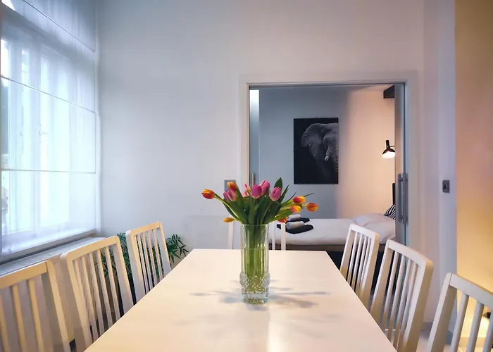 Boutique Apartment Owned By Emperor Peter The Great With 2 Balconies & Jacuzzi